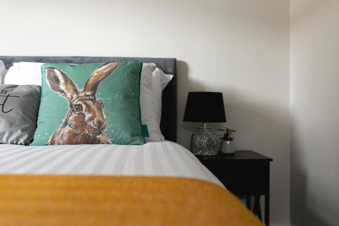Skyvillion - Cozy Large 4 & 1 Bed Apartments In London Enfield, Mins To Tube Station, Free Wi-Fi エクステリア 写真