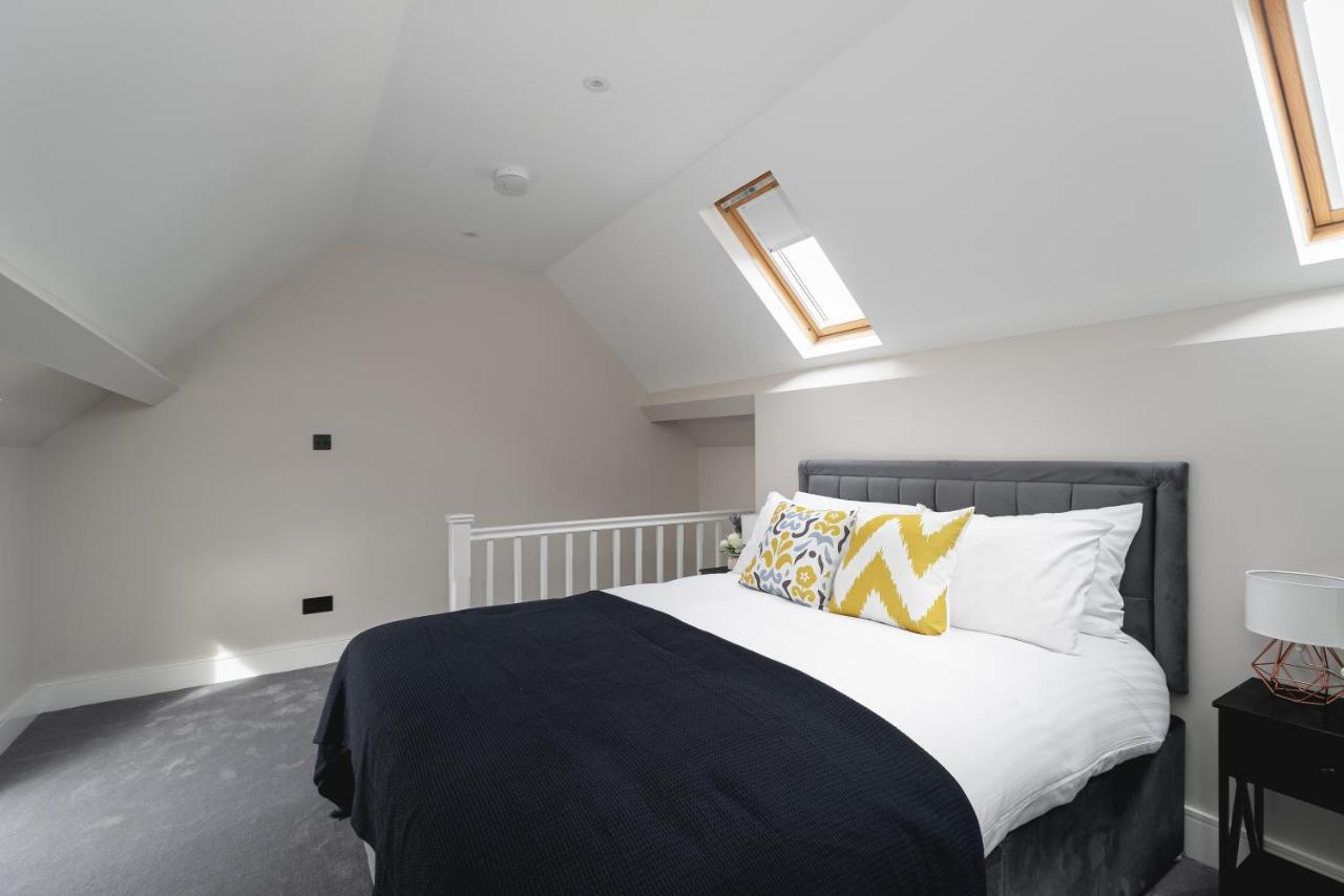 Skyvillion - Cozy Large 4 & 1 Bed Apartments In London Enfield, Mins To Tube Station, Free Wi-Fi エクステリア 写真