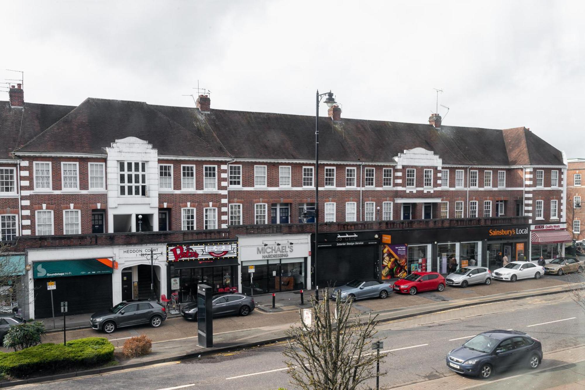 Skyvillion - Cozy Large 4 & 1 Bed Apartments In London Enfield, Mins To Tube Station, Free Wi-Fi エクステリア 写真