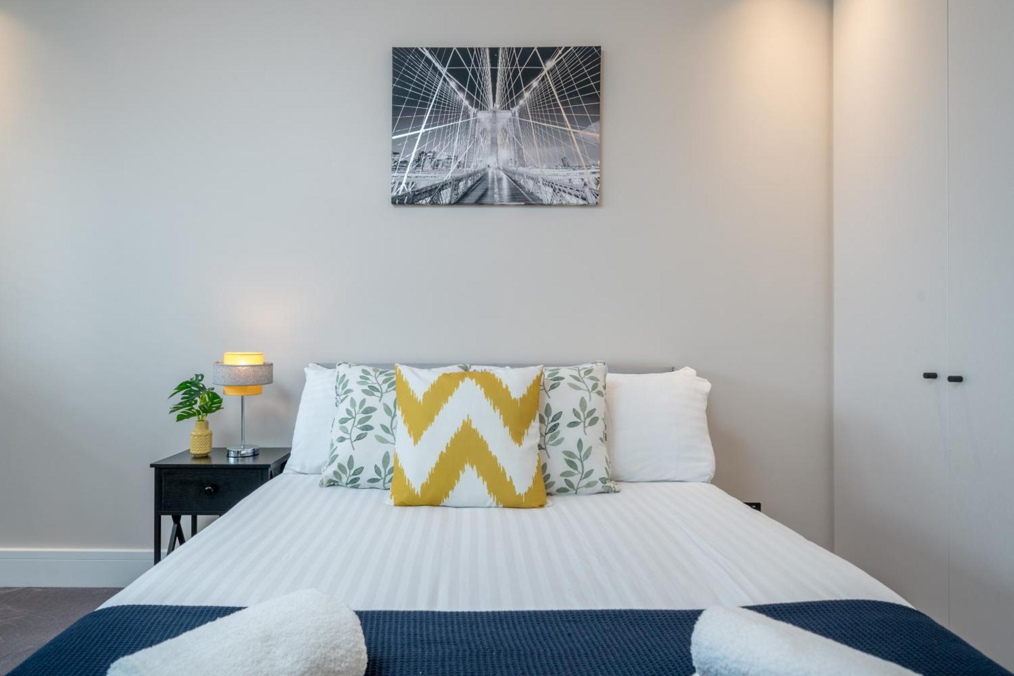 Skyvillion - Cozy Large 4 & 1 Bed Apartments In London Enfield, Mins To Tube Station, Free Wi-Fi エクステリア 写真