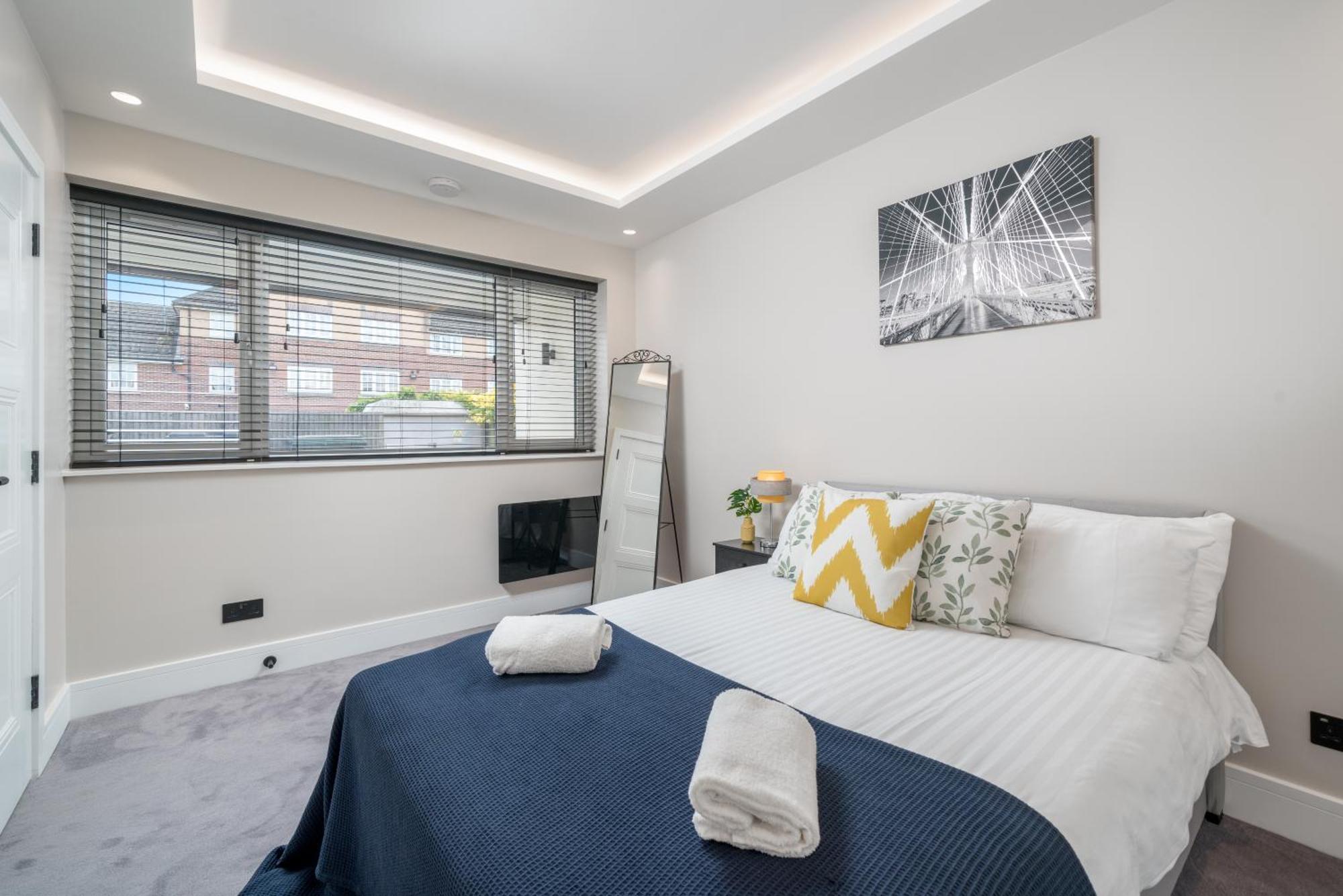 Skyvillion - Cozy Large 4 & 1 Bed Apartments In London Enfield, Mins To Tube Station, Free Wi-Fi エクステリア 写真