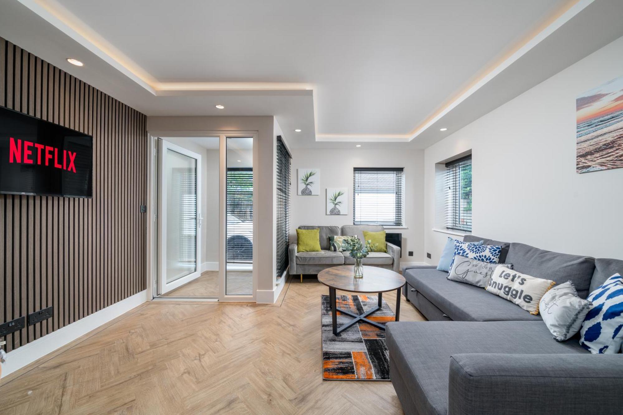 Skyvillion - Cozy Large 4 & 1 Bed Apartments In London Enfield, Mins To Tube Station, Free Wi-Fi エクステリア 写真